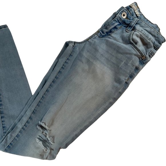 Ladies Size 0 - Light Wash Pre-Distressed Skinny Jeans - Picture 1 of 4